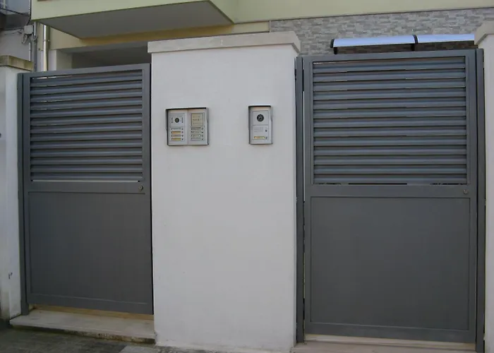 Li Figuli 3* לצ'ה